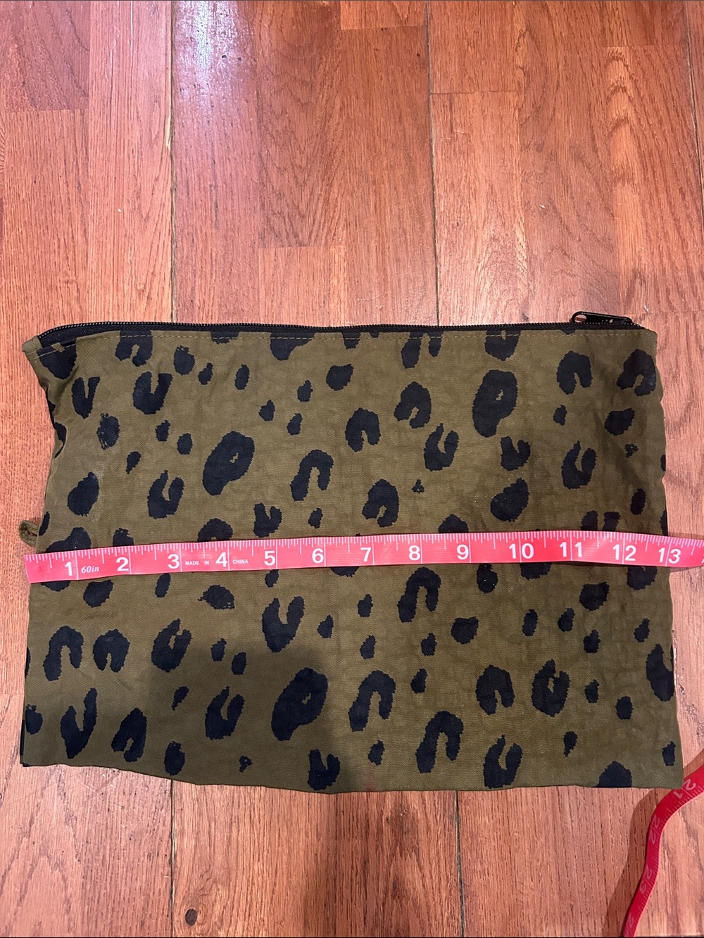 Baggu Olive Green Leopard Print Large Go Pouch Zip Pouch - Picture 4 of 8